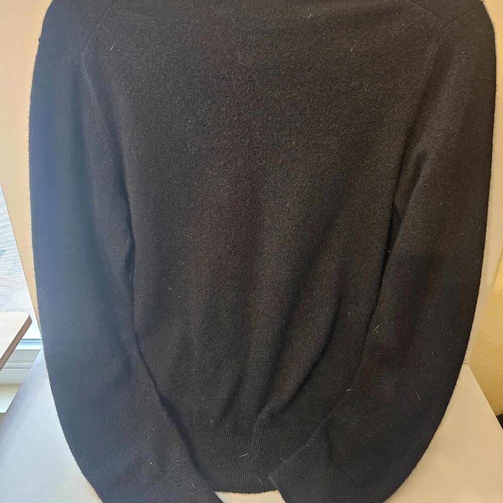 Quince 100% Mongolian Cashmere V-Neck Sweater Black M - Picture 4 of 4